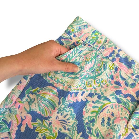 Lilly Pulitzer Buttercup Scallop Hem Shorts Size 8 Tropical Paisley Resort Print - Picture 7 of 13